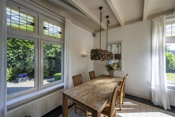 View photo 12 of Raadhuisstraat 32