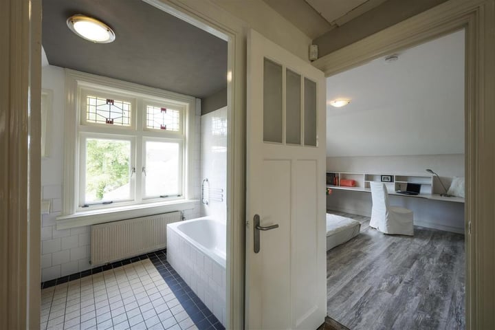 View photo 41 of Raadhuisstraat 32