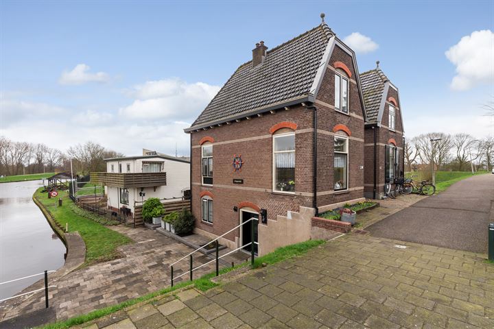 Bekijk foto 2 van Zuider IJsseldijk 6