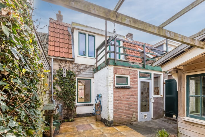 View photo 44 of Bergstraat 40