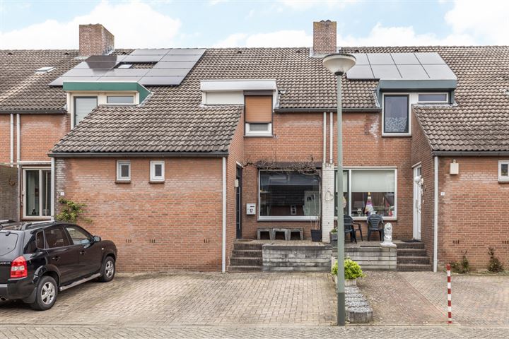 Bekijk foto 1 van Zonnebloemstraat 17