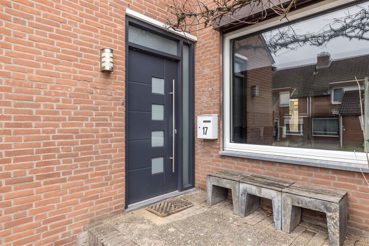 View photo 28 of Zonnebloemstraat 17