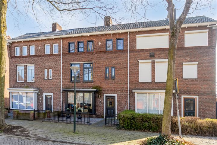 View photo 41 of Baron van Tuyll van Serooskerkenstraat 10