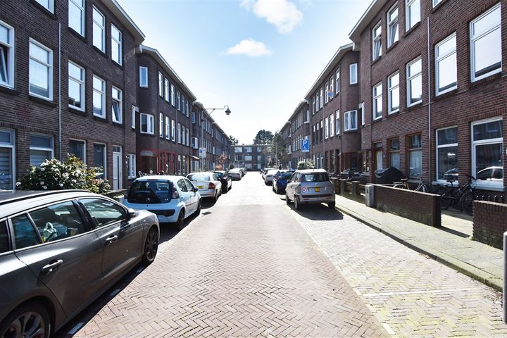 Bekijk foto 28 van Larensestraat 99