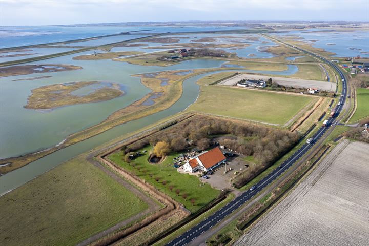 Bekijk foto 3 van Provincialeweg 11