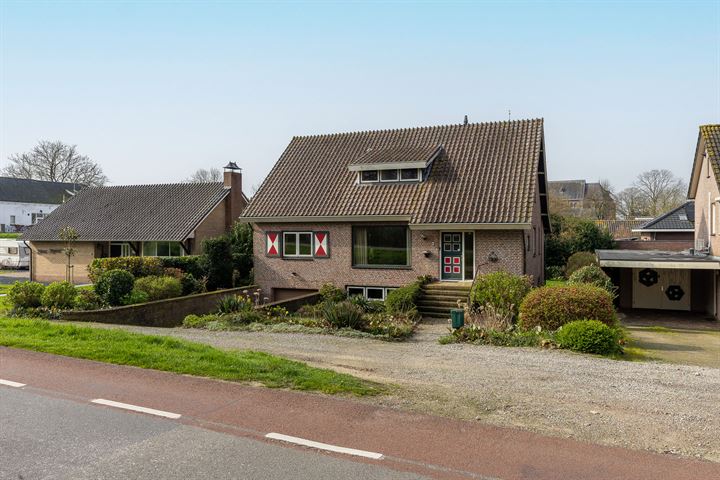 Bekijk foto 37 van van Rechterenstraat 2