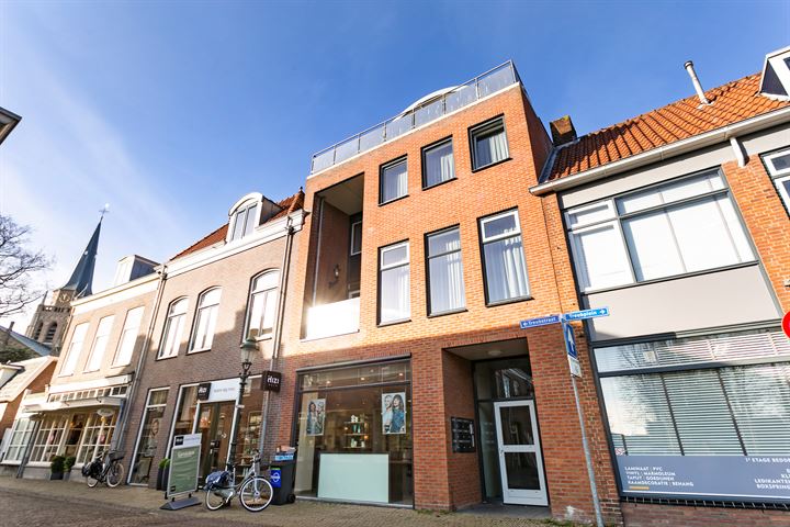 Bekijk foto 2 van Treubstraat 4