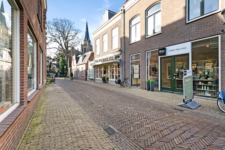 Bekijk foto 22 van Treubstraat 4