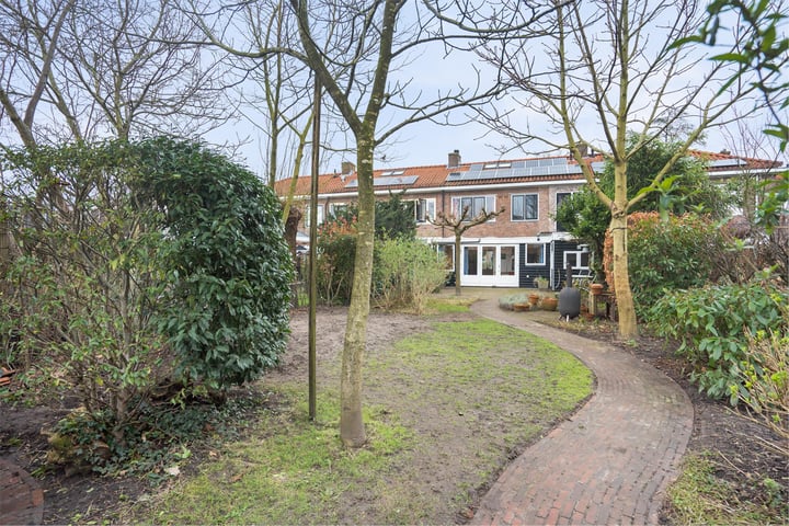 Bekijk foto 37 van Bergenvaarderstraat 15