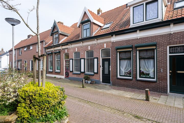 Bekijk foto 1 van Waalstraat 24