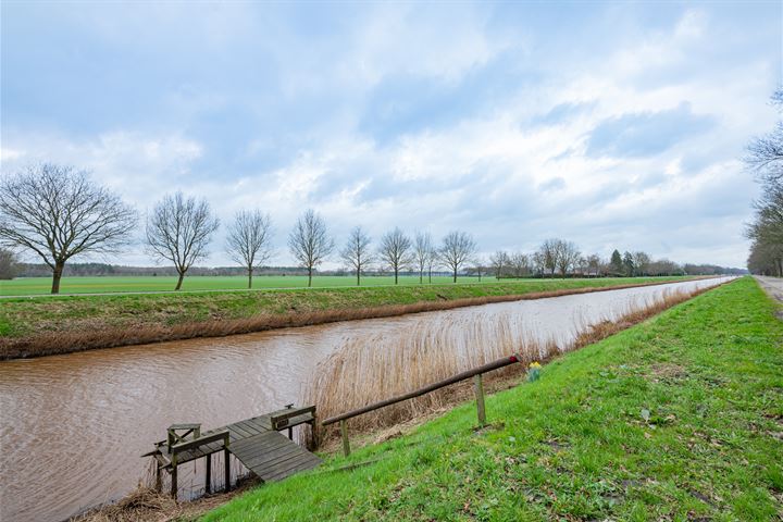 Bekijk foto 2 van B.L. Tijdensweg 33