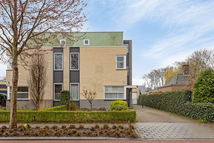 Bekijk foto 31 van Deken van Baarstraat 28