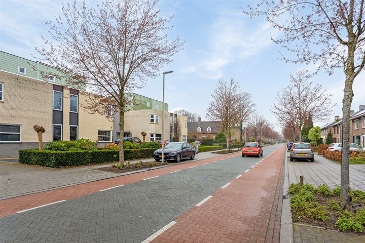 Bekijk foto 33 van Deken van Baarstraat 28