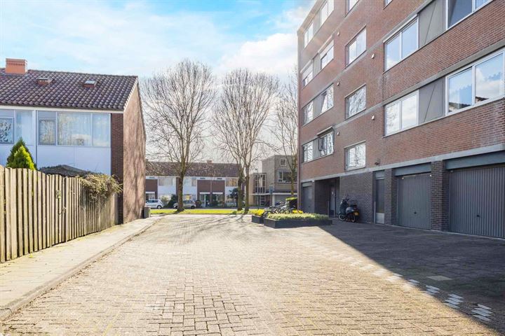 Bekijk foto 16 van Rijnauwenstraat 67