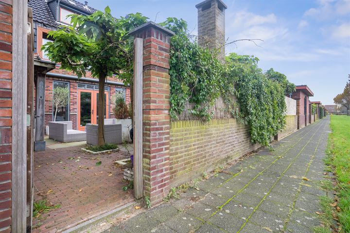 Bekijk foto 38 van J M van der Meystraat 33