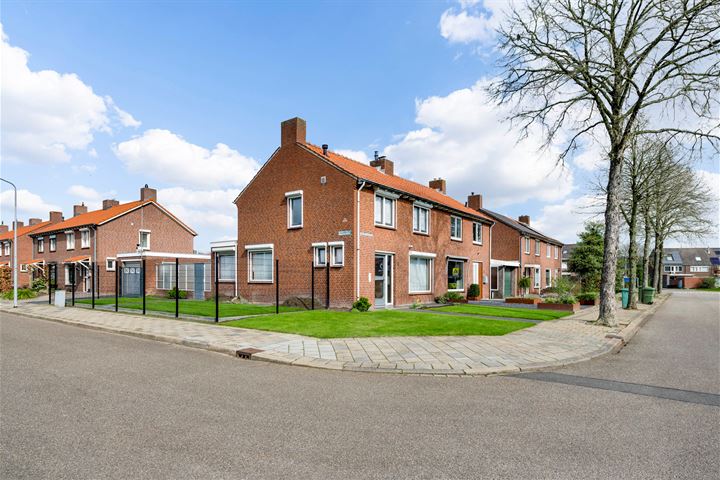 Bekijk foto 35 van Kevelaerstraat 8