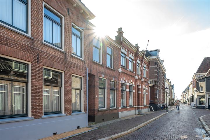 Bekijk foto 2 van Klooster Leuterstraat 47