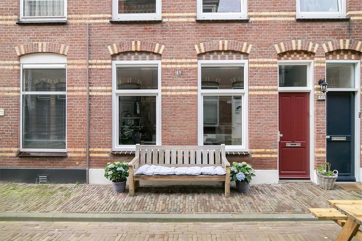 View photo 2 of Maaswijkstraat 52