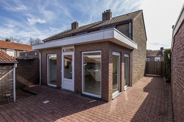 Bekijk foto 25 van Essenstraat 32