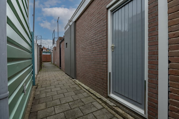 Bekijk foto 18 van Zwaardstraat 24