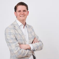 Léon van Laarhoven - Makelaar (Directeur)