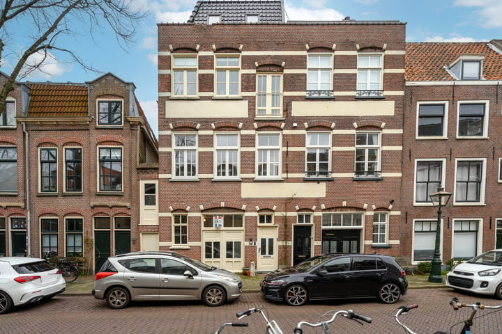 Bekijk foto 1 van Uiterstegracht 1-F