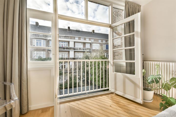 Bekijk foto 15 van Rubensstraat 82-2