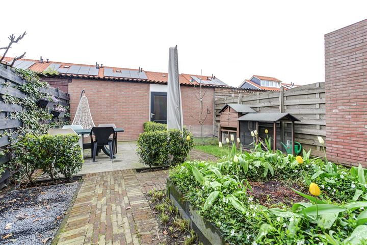 Bekijk foto 33 van Lijsterbesstraat 7