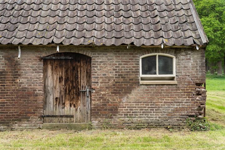 Bekijk foto 44 van Tolstraat 2