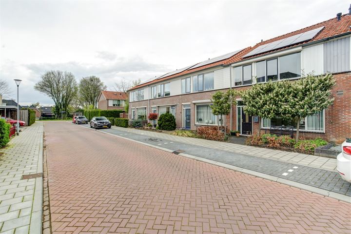 Bekijk foto 1 van Lijsterbesstraat 7