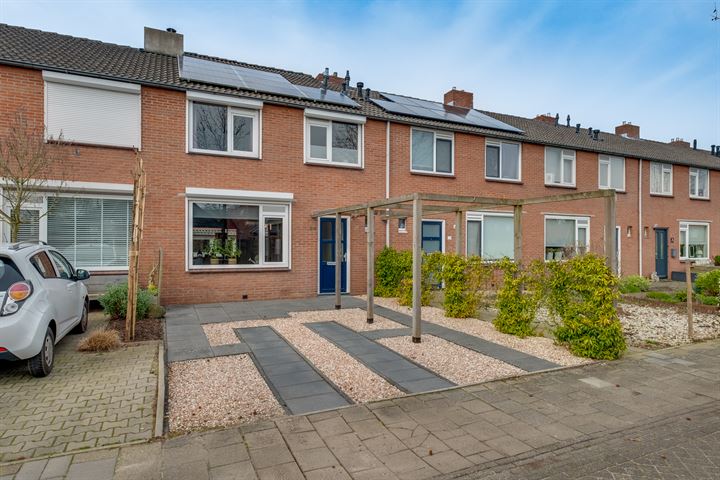 Bekijk foto 1 van van Limburg Styrumstraat 24