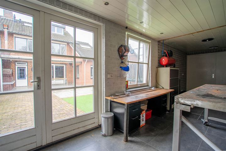 Bekijk foto 35 van Irenestraat 8