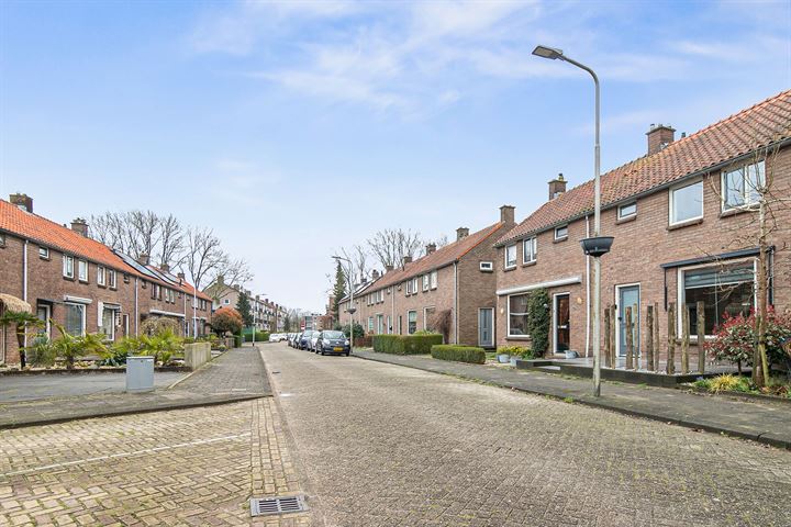 Bekijk foto 33 van Mr. Heemskerkstraat 75