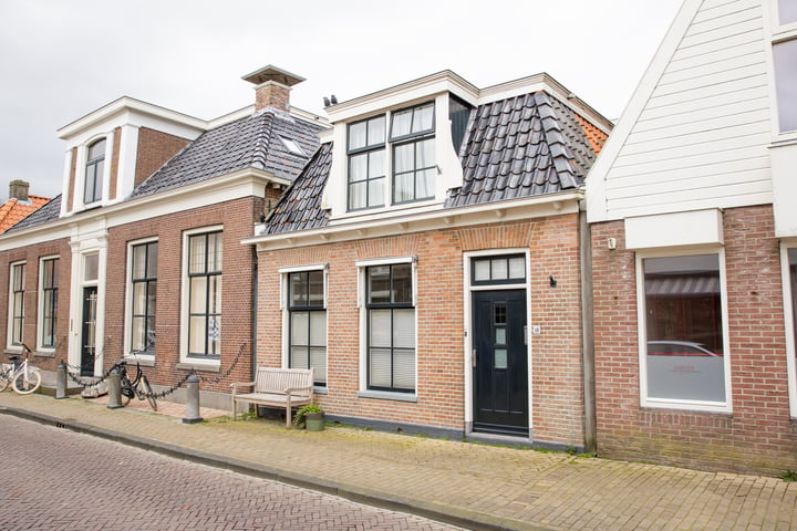 Bekijk foto 1 van Kerkstraat 18