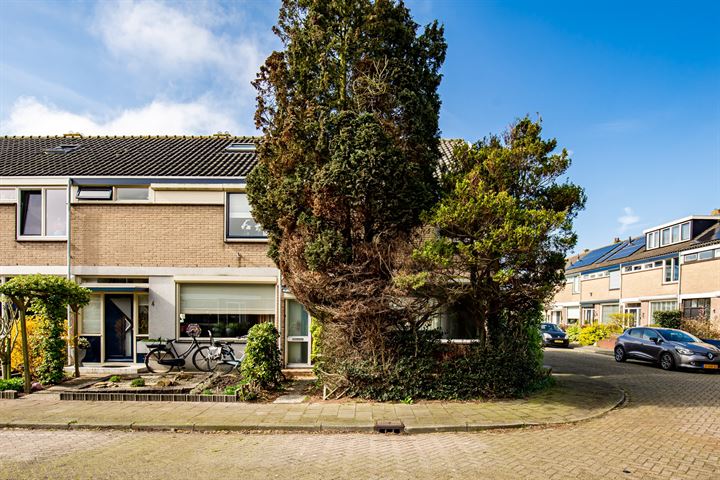 Bekijk foto 3 van Beatrixstraat 2