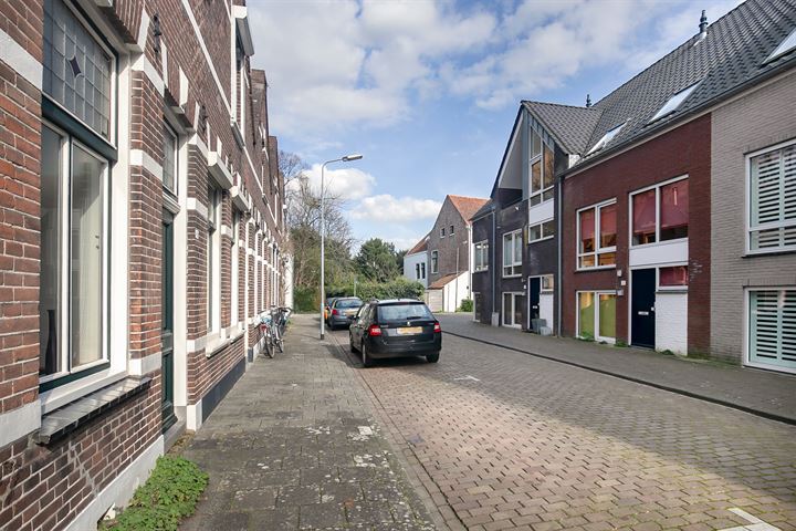 Bekijk foto 32 van Branderijmolengang 18