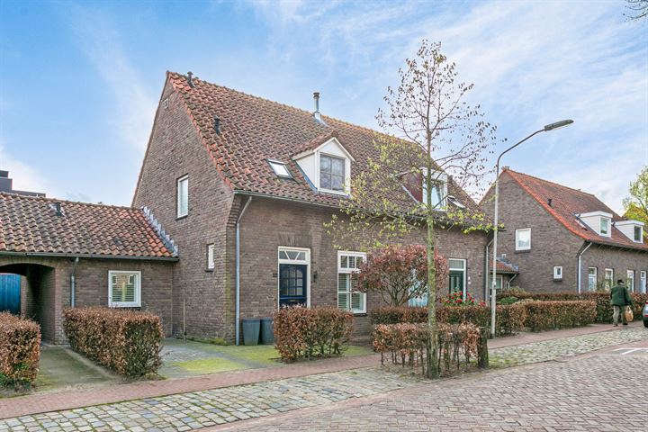 Bekijk foto 37 van Dr Feijstraat 12