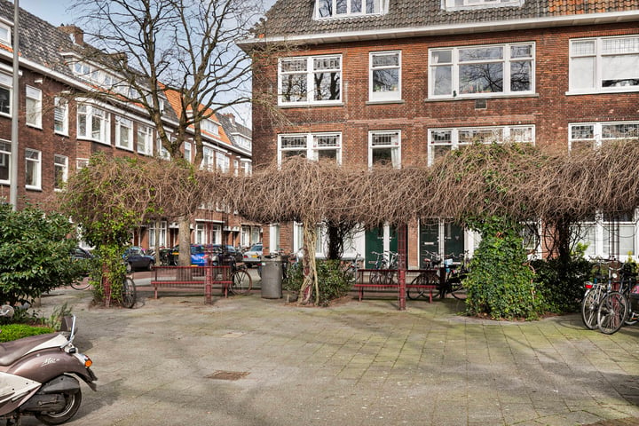 Bekijk foto 1 van Treubstraat 14-B02