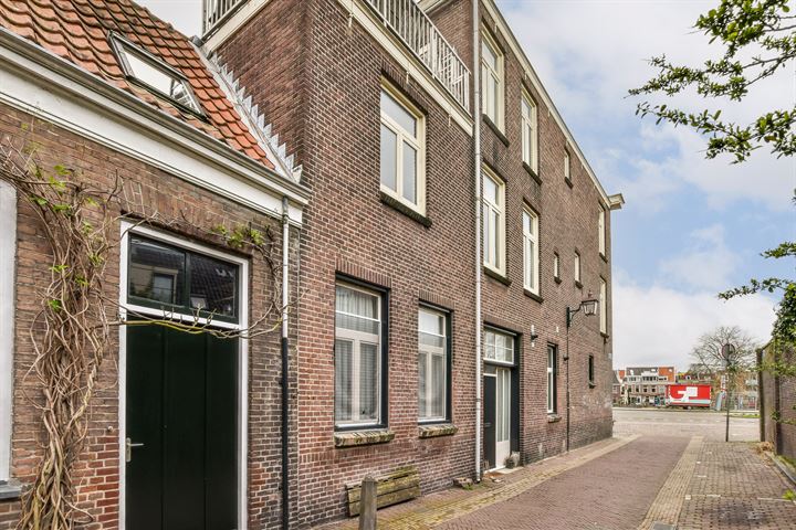 Bekijk foto 1 van Valkestraat 25