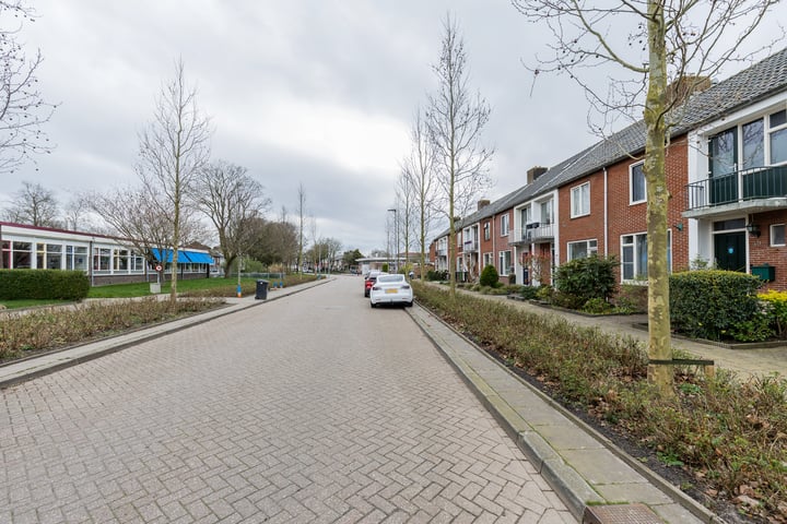 Bekijk foto 37 van Reddingiusweg 52