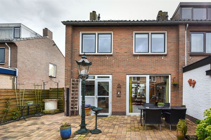 Bekijk foto 10 van Gijsbert van Stoutenborchstraat 64