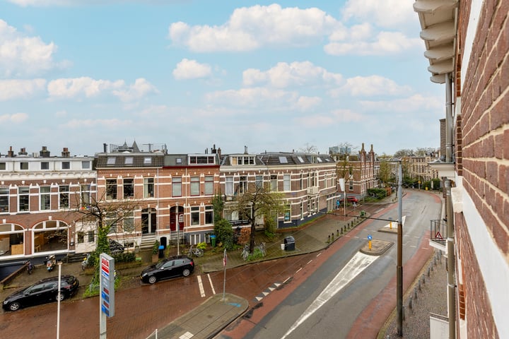 Bekijk foto 36 van Graaf Lodewijkstraat 152