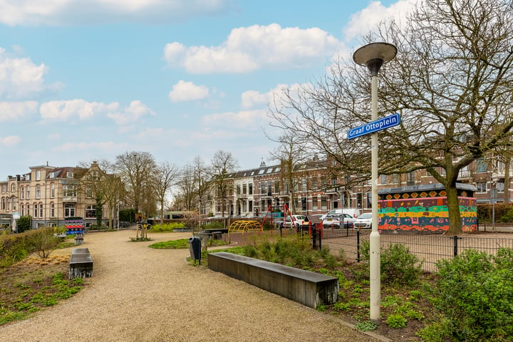 Bekijk foto 38 van Graaf Lodewijkstraat 152