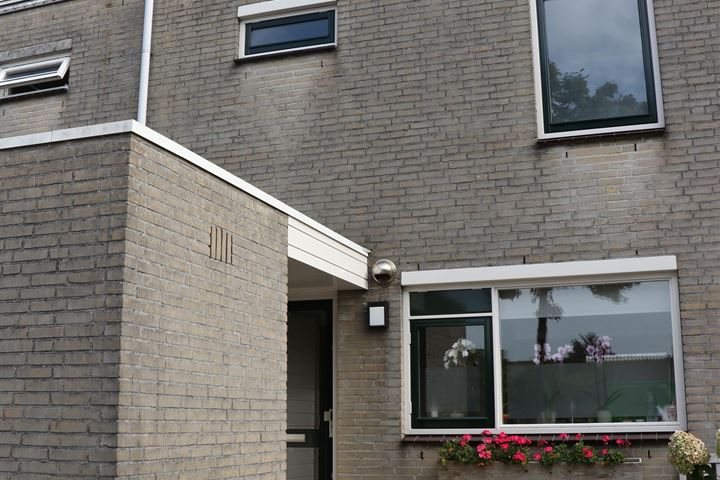 View photo 37 of Top Naeffstraat 8