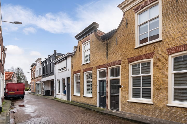 Bekijk foto 1 van Molenstraat 4