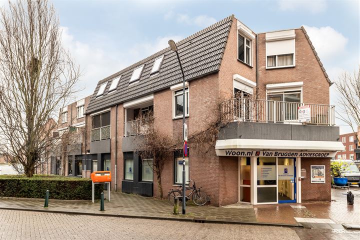 View photo 2 of Torenstraat 19