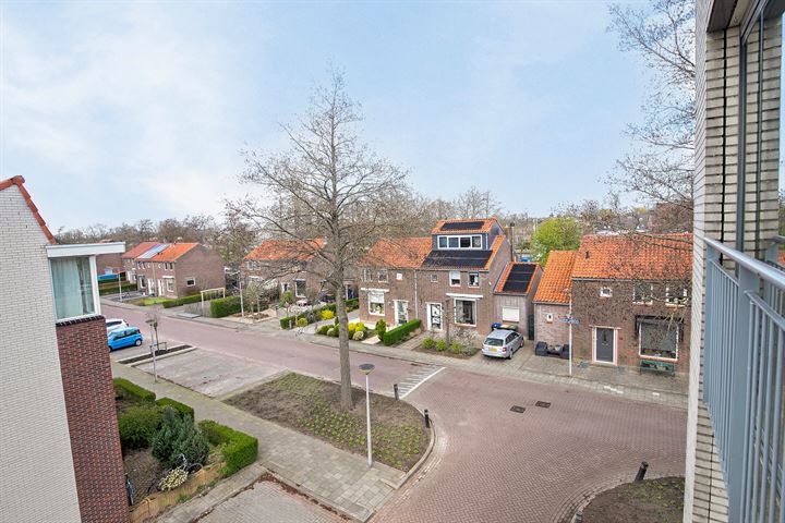 View photo 31 of Prinses Marijkestraat 37-C