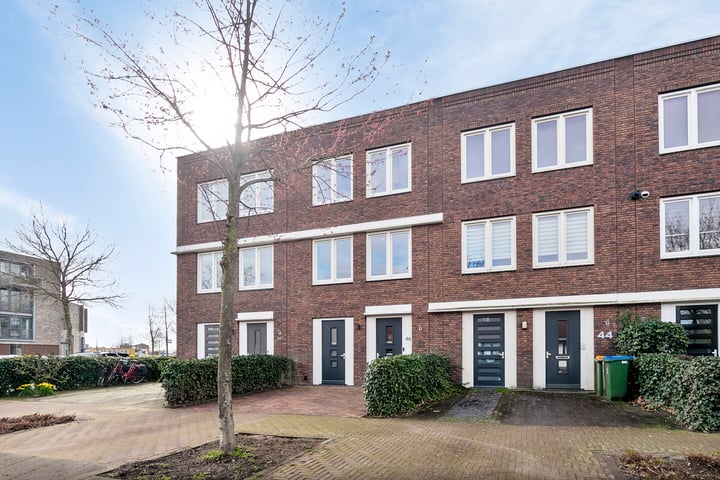 Bekijk foto 1 van MacBridestraat 46