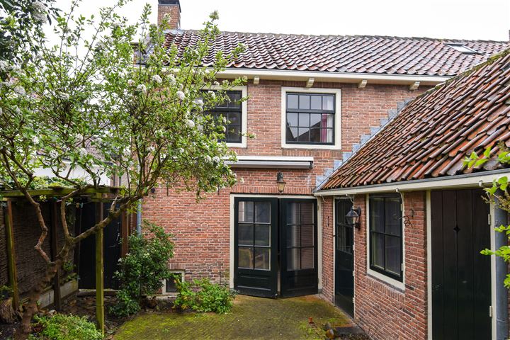 Bekijk foto 2 van Raadhuisstraat 13