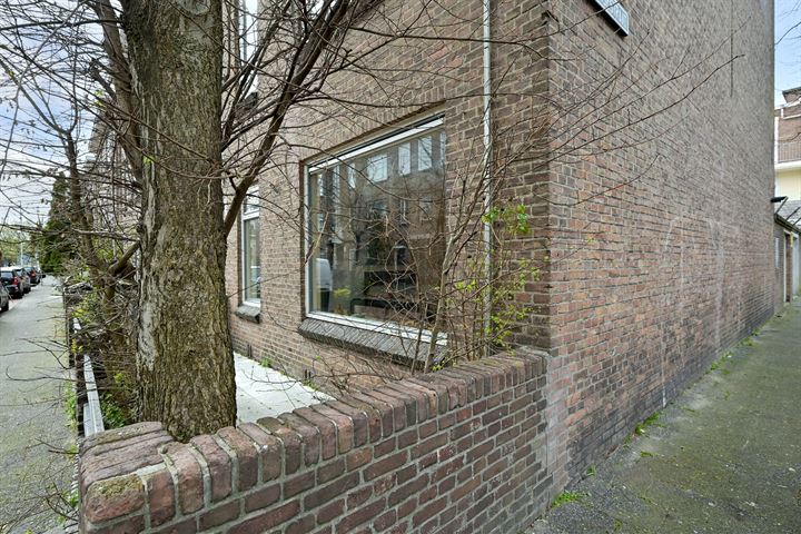 Bekijk foto 2 van Bussumsestraat 45